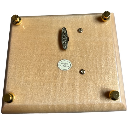 Sanyko Music Box with lullaby - Picture 3 of 6